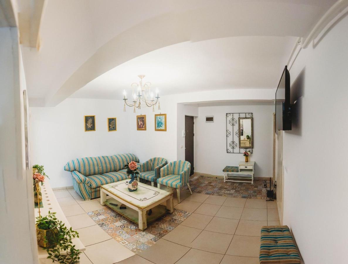 La Contessa Apartament Тыргу-Нямц Экстерьер фото
